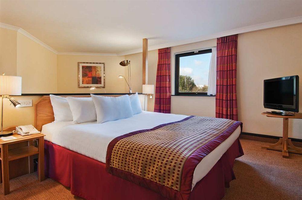 Holiday Inn Express Portsmouth - North By Ihg Pokoj fotografie